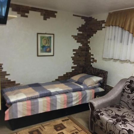 Hotel Rafinad Lviv Buitenkant foto