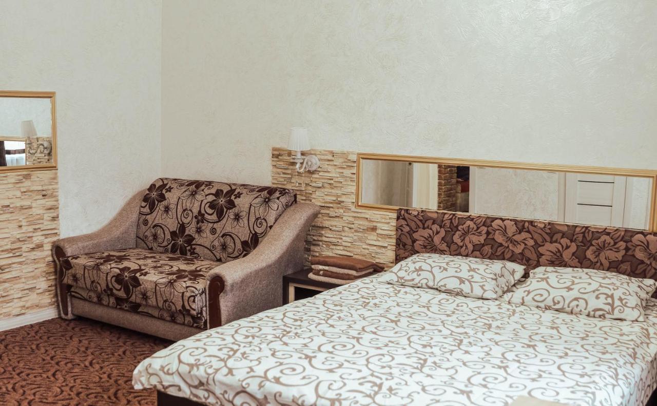 Hotel Rafinad Lviv Buitenkant foto