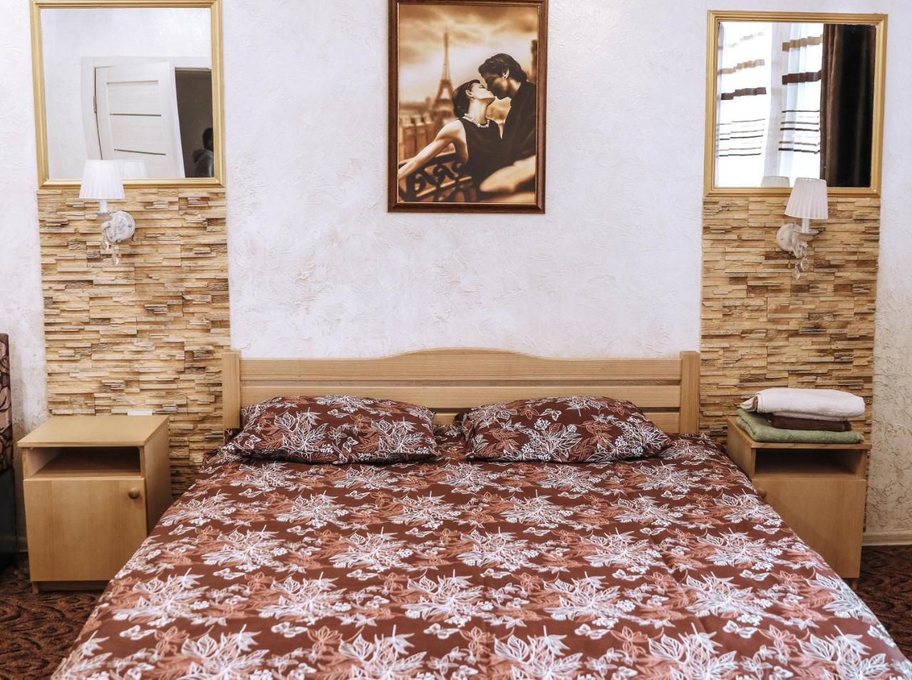 Hotel Rafinad Lviv Buitenkant foto