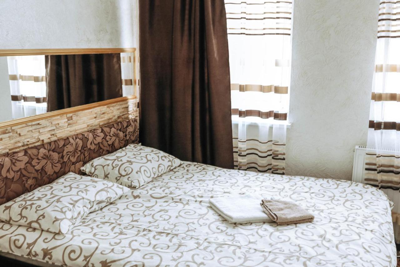 Hotel Rafinad Lviv Buitenkant foto